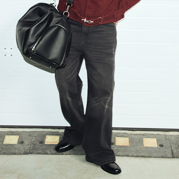 Jeans “Évasé” black washing