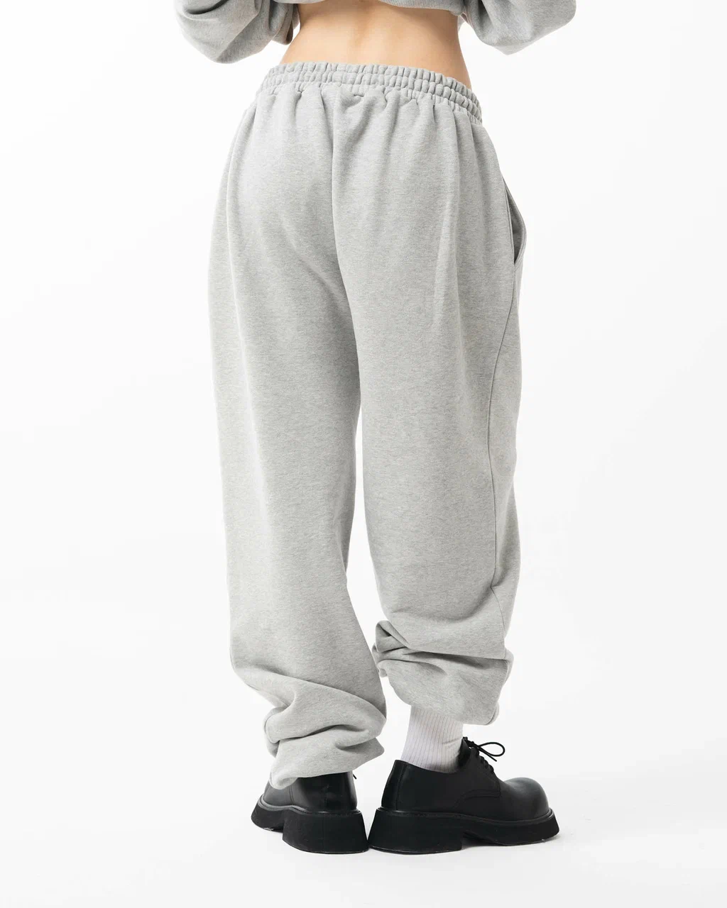 базовые джоггеры серого цвета 