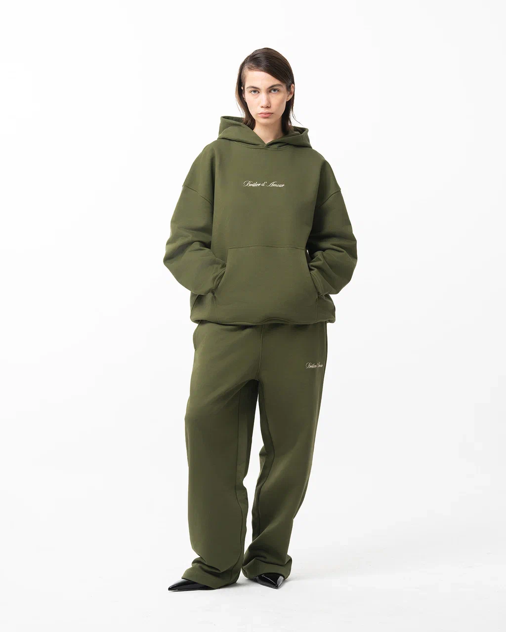 оверсайз брюки оливкового цвета 