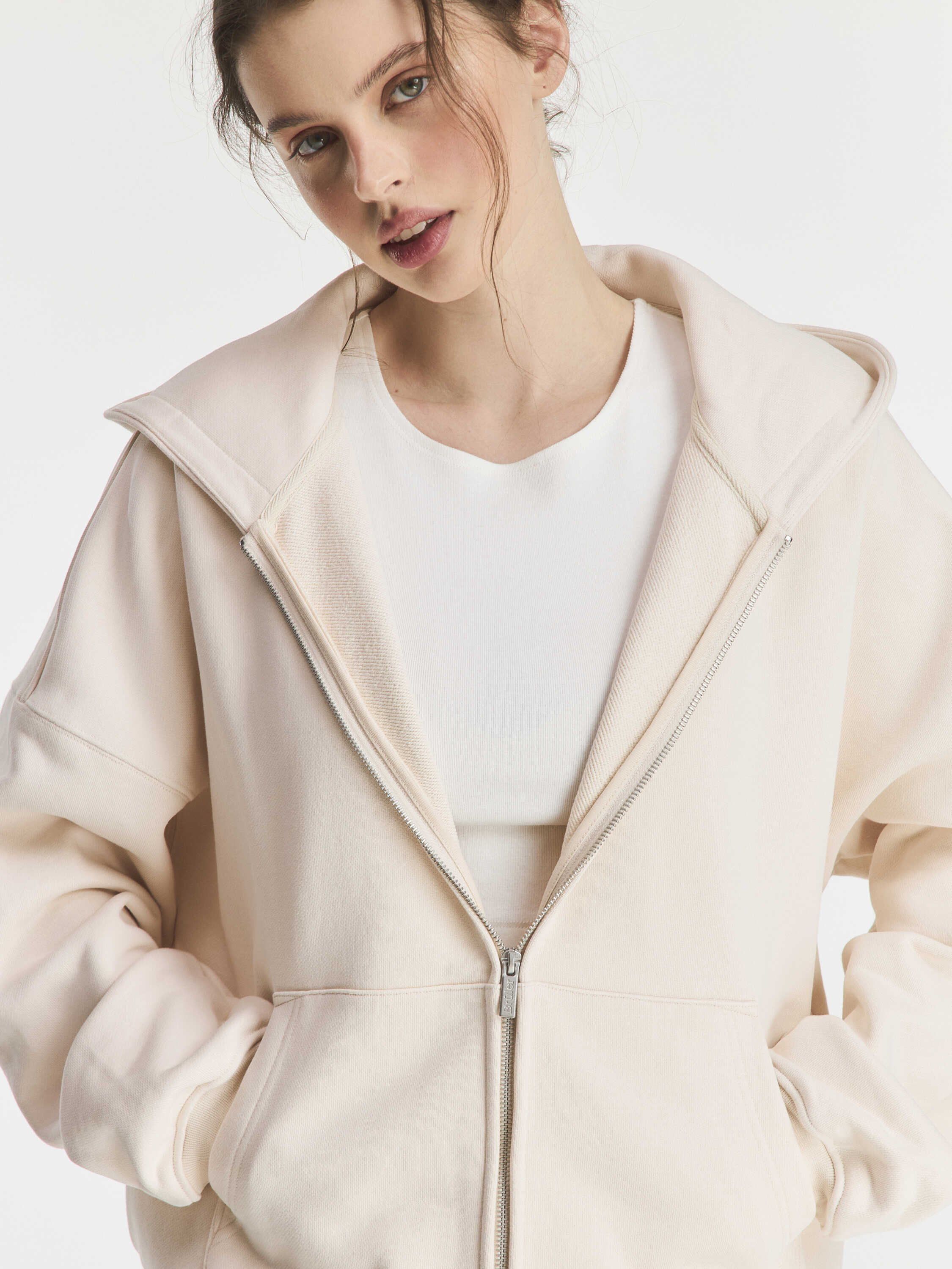 молочный зип худи