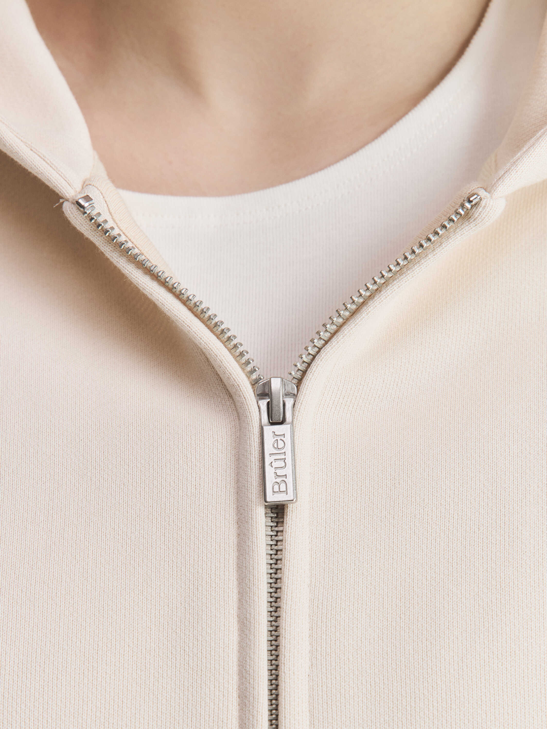 худи на замке