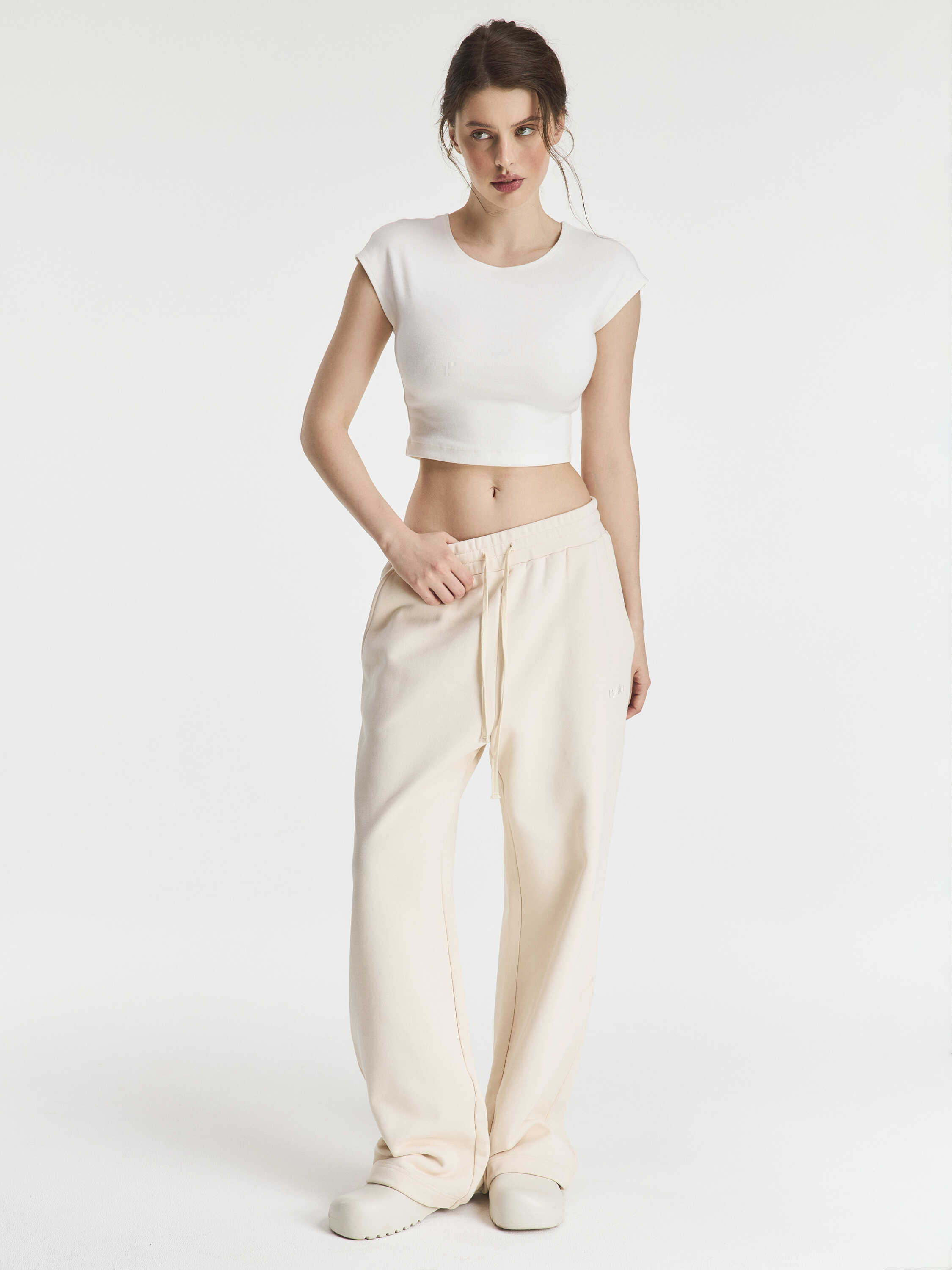 молочные брюки 