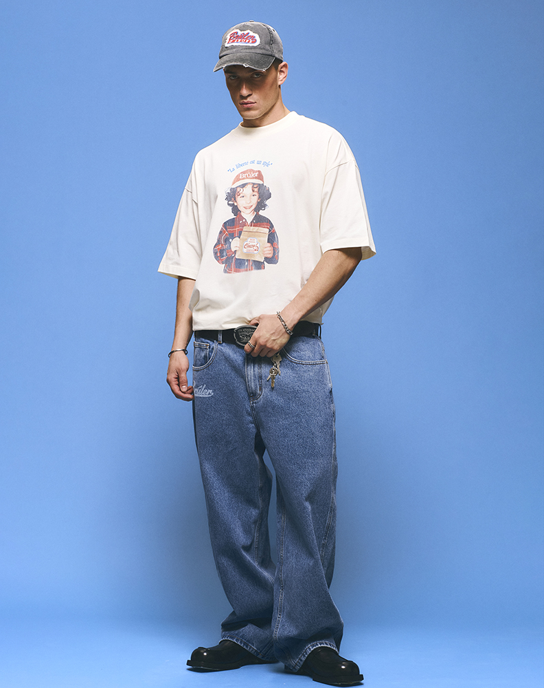 Синие джинсы свободного кроя