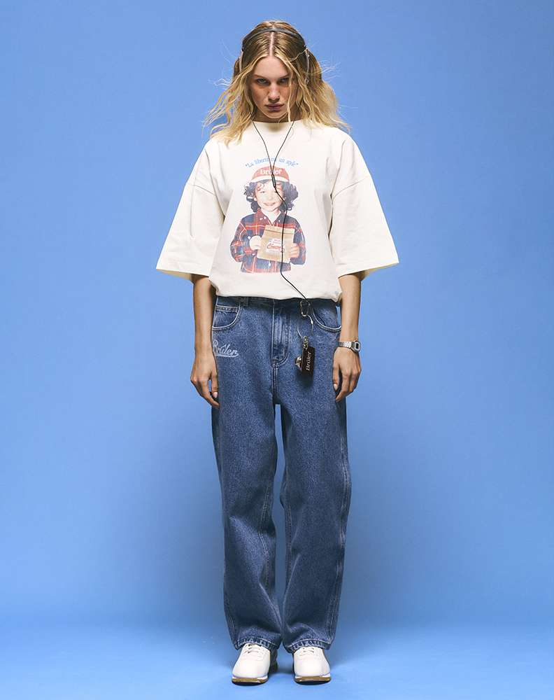 Синие джинсы свободного кроя