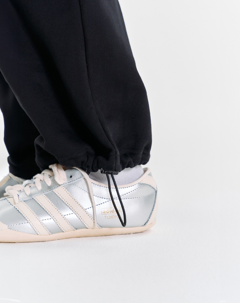 Чёрные оверсайз брюки "Logo de base 01"