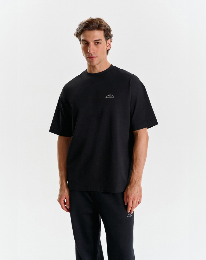 Чёрная оверсайз футболка "Logo de base 02"