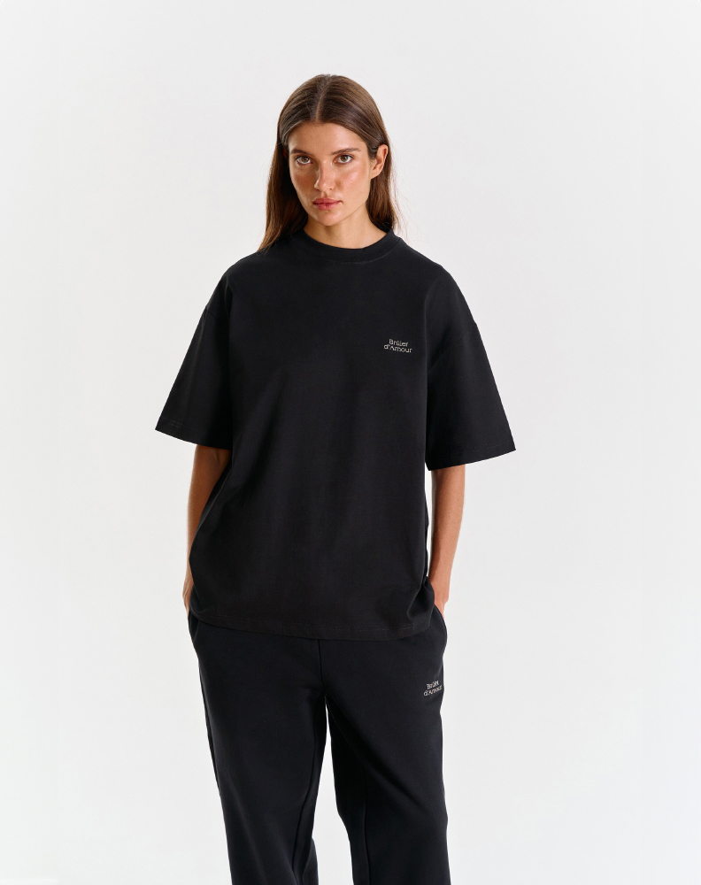 Чёрная оверсайз футболка "Logo de base 02"