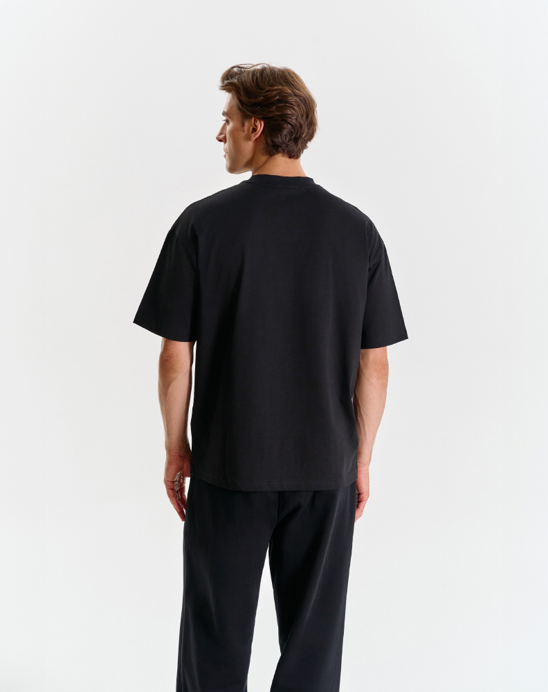 Чёрная оверсайз футболка "Logo de base 02"