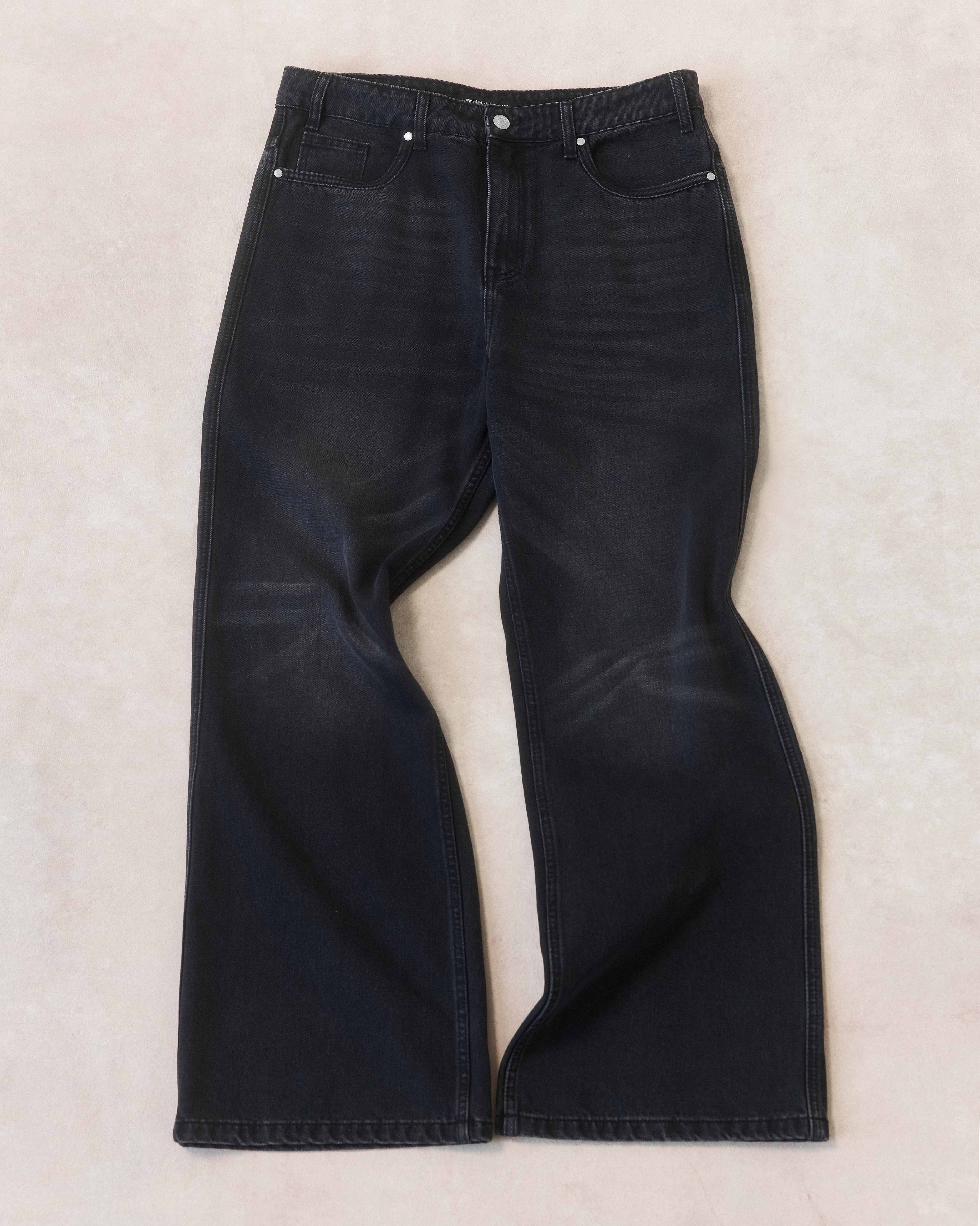 Джинсы «Клёш» чёрные с эффектом варки