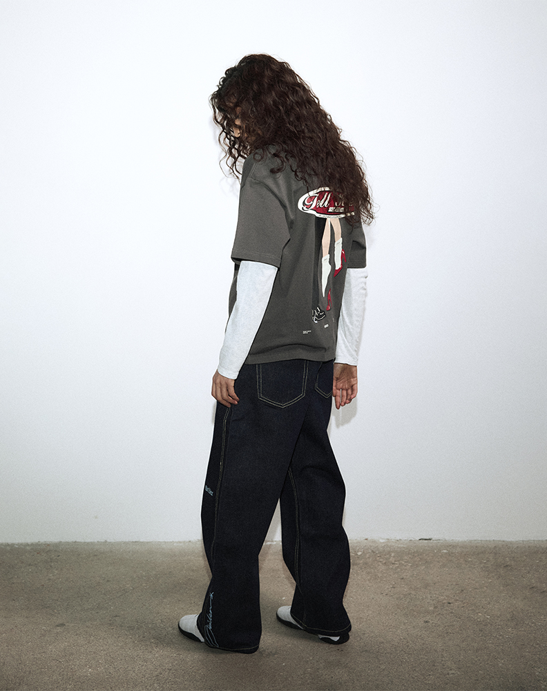 Оверсайз футболка графитового цвета “Peau à Peau”