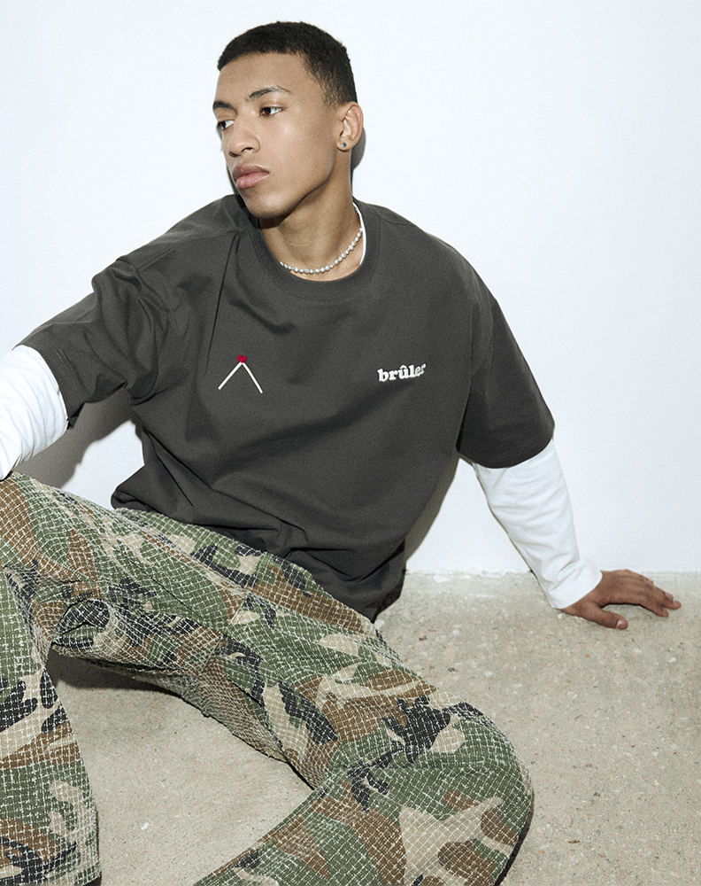 Оверсайз футболка графитового цвета “Peau à Peau”