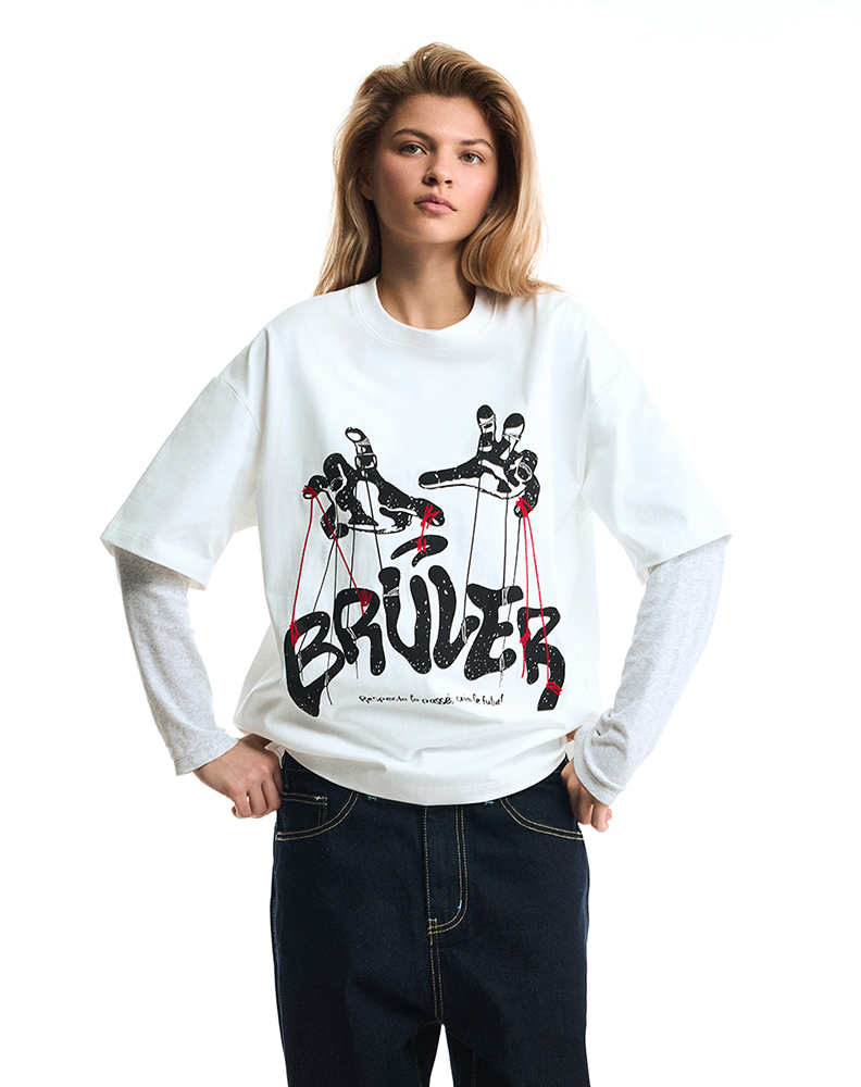 Оверсайз футболка белого цвета “Théâtre de marionnettes”